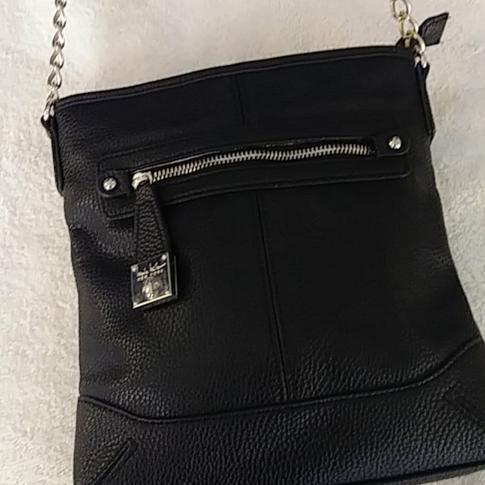 A nicole miller bag